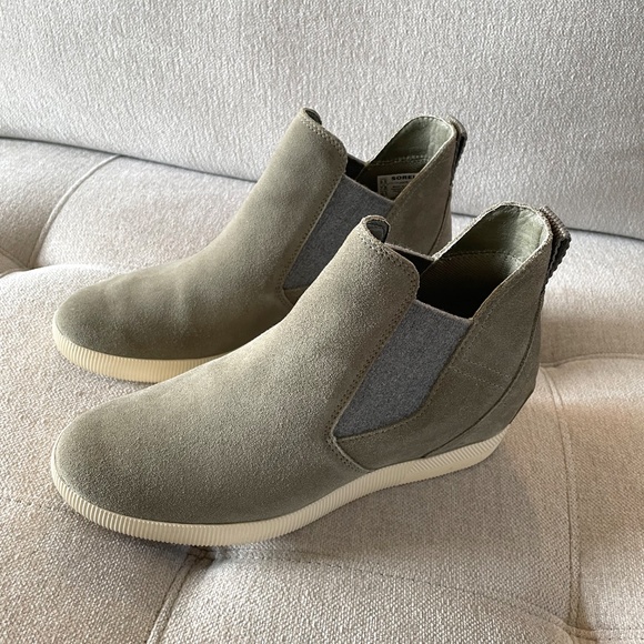 Sorel Out N About Slip On Wedge / 9.5 womens / Stone Green - Picture 3 of 6